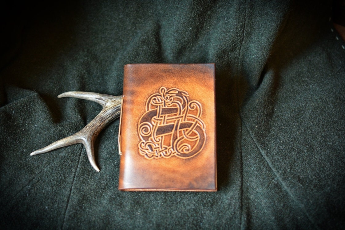 Carnet en cuir dragon viking