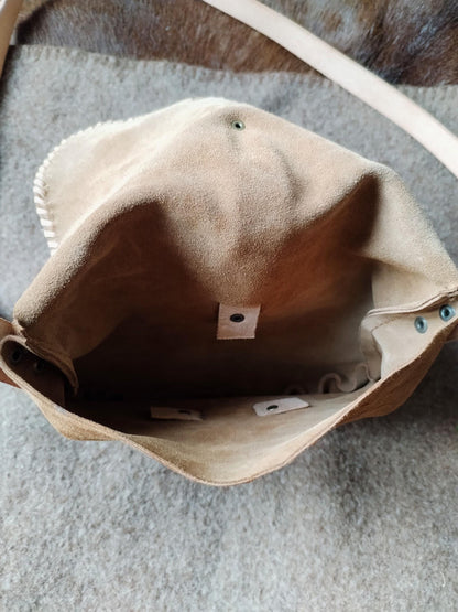 Sac en daim esprit "Amérindien" – laçage en croix