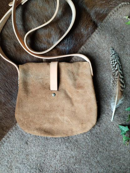 Sac en daim esprit "Amérindien" – laçage en croix