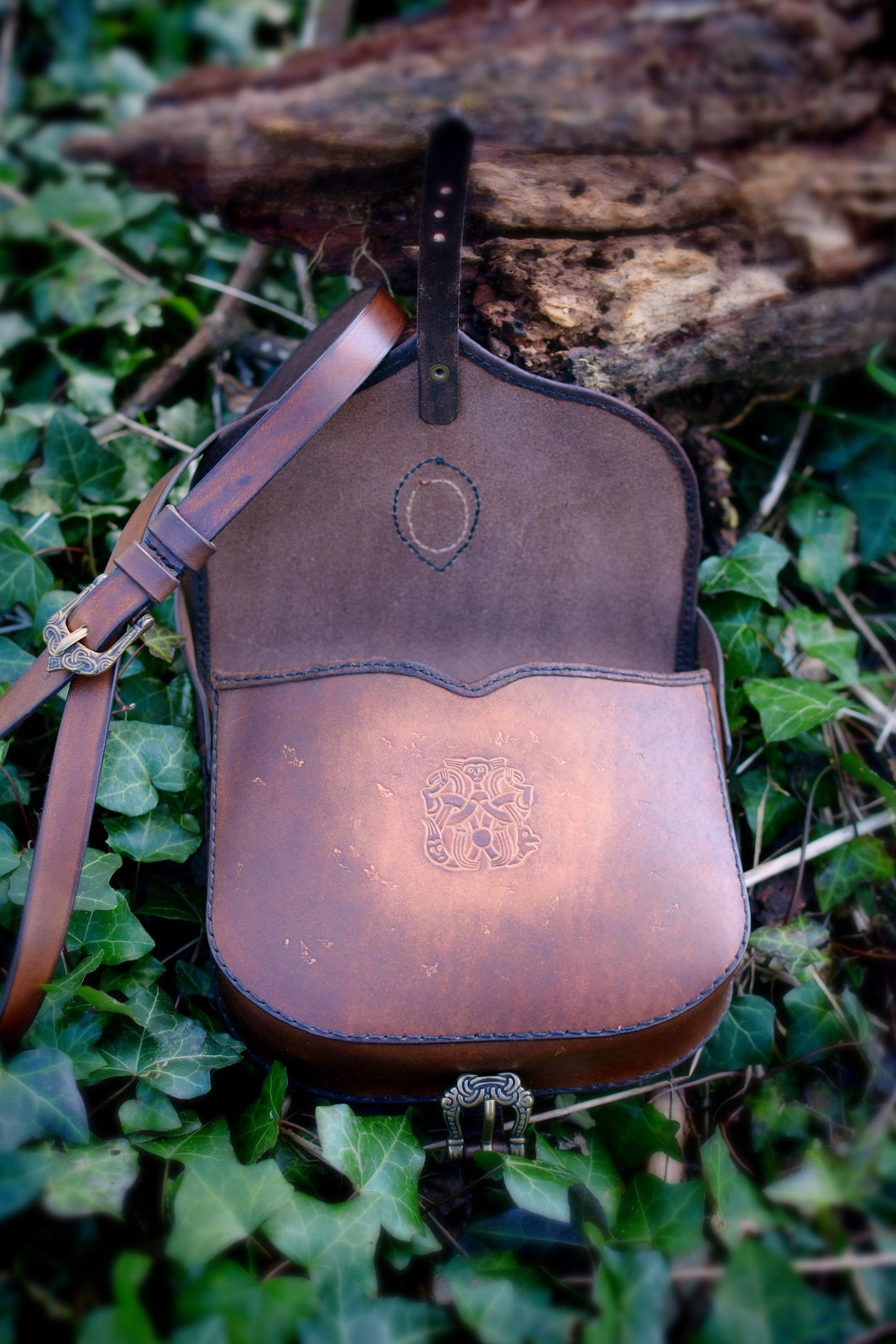 Sac en cuir repoussé "Oseberg" avec dragons vikings