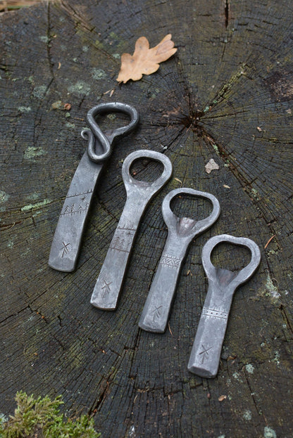 Décapsuleur avec motifs primitifs