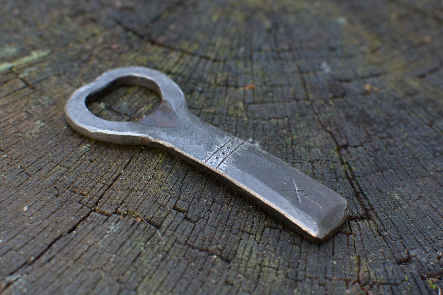 Décapsuleur forgé gravé n°2