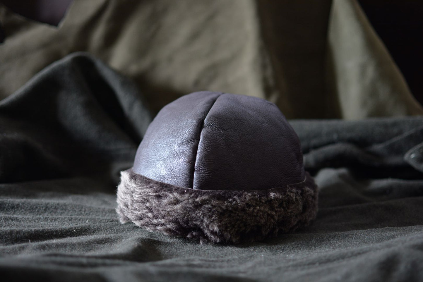 Bonnet artisanal en laine à motifs celtiques, vue de face