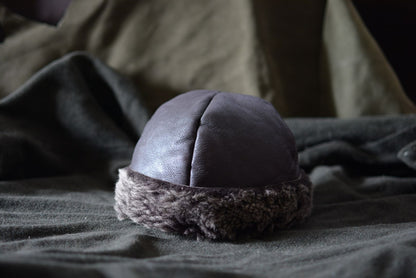 Bonnet artisanal en laine à motifs celtiques, vue de face