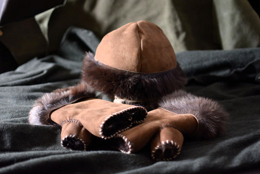 Ensemble bonnet & mitaines en peau de chèvre retournée (shearling)