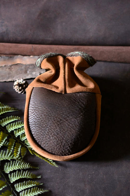 Grande bourse en cuir d'inspiration sami – vue de dos – Forge Gardarson