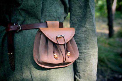 Bourse médiévale en cuir & bois de cerf