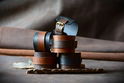 Collection bracelets de force cuir tannage végétal noir et havane — Amrod & Gardarson