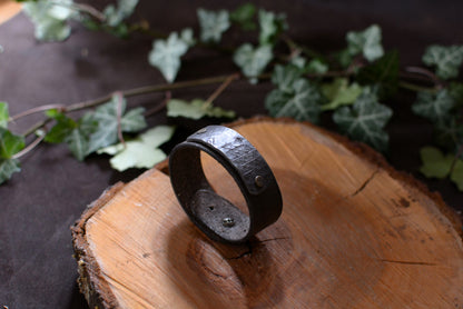 Bracelet forgé cuir et fer – Motifs Ogham n°4