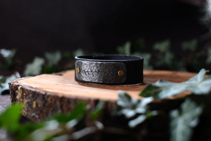 Bracelet forgé cuir et fer – Motifs Ogham n°5