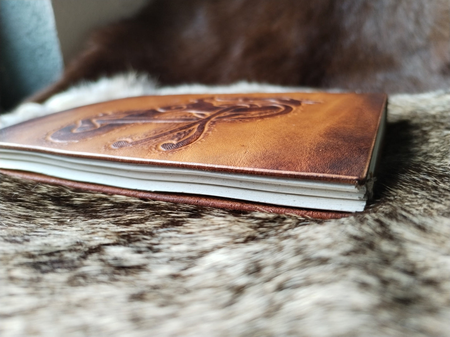 carnet en cuir avec dragon viking 