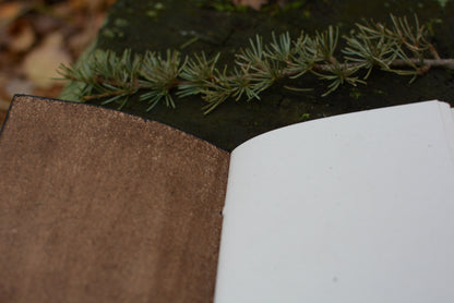 Carnet en cuir avec motif celte lyre