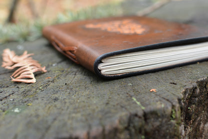 Carnet en cuir avec motif celte lyre