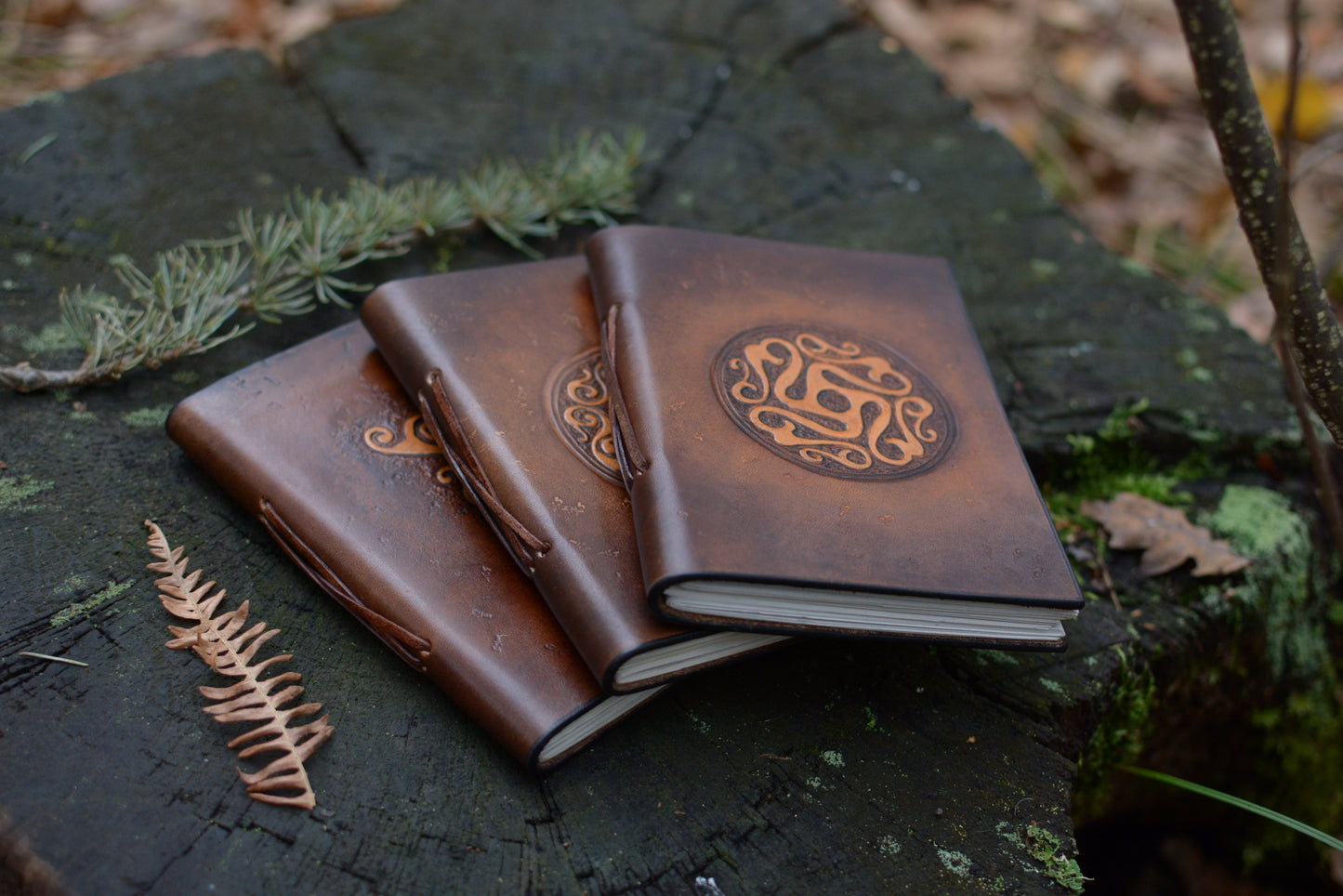 Carnet en cuir avec motif celte lyre