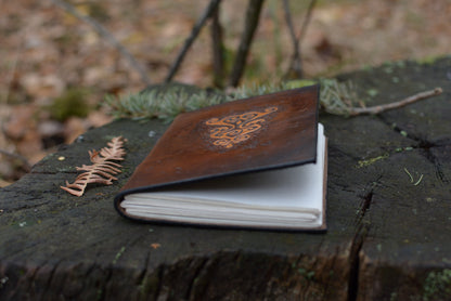 Carnet en cuir avec motif celte lyre