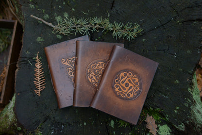 Collection de trois carnets en cuir motifs celtiques - Amrod & Gardarson