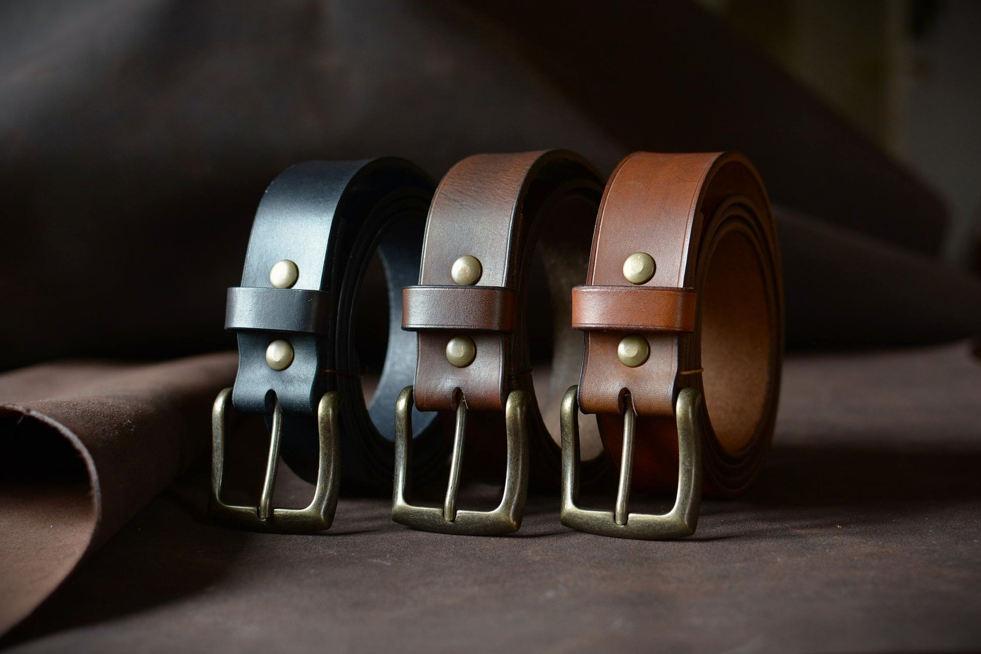 Collection ceintures cuir tannage végétal noir marron foncé havane – Amrod & Gardarson