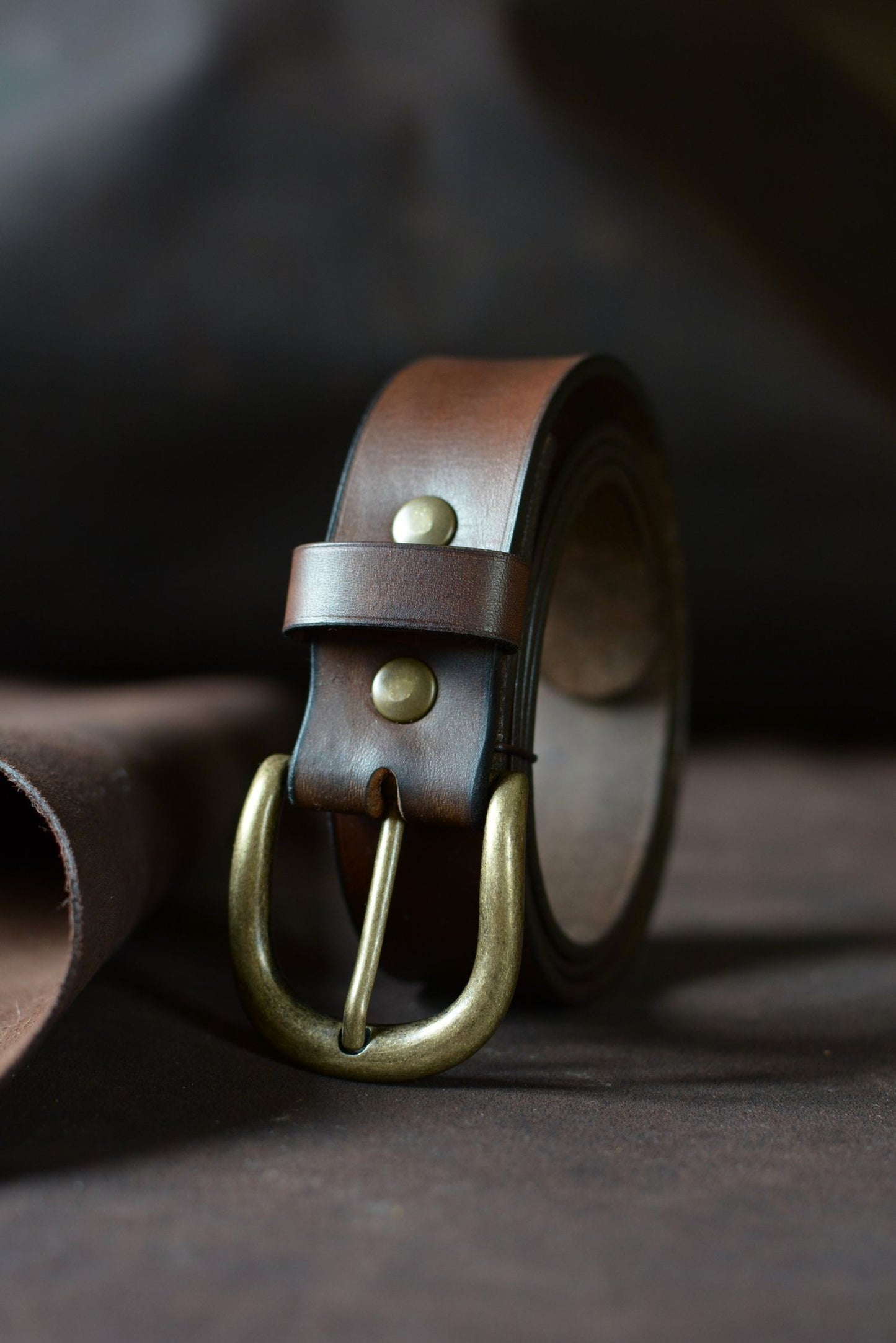 Ceinture classique marron foncé (boucle ovale)