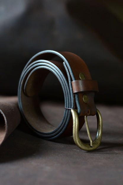 Ceinture classique marron foncé (boucle ovale)