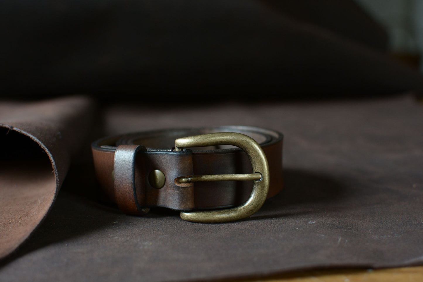 Ceinture classique marron foncé (boucle ovale)
