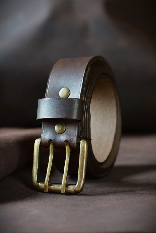 Ceinture classique marron foncé (boucle double ardillon)