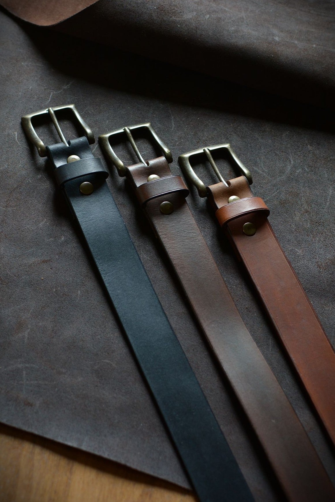 Ceinture cuir tannage végétal – 3 coloris noir, marron foncé, havane – Amrod & Gardarson