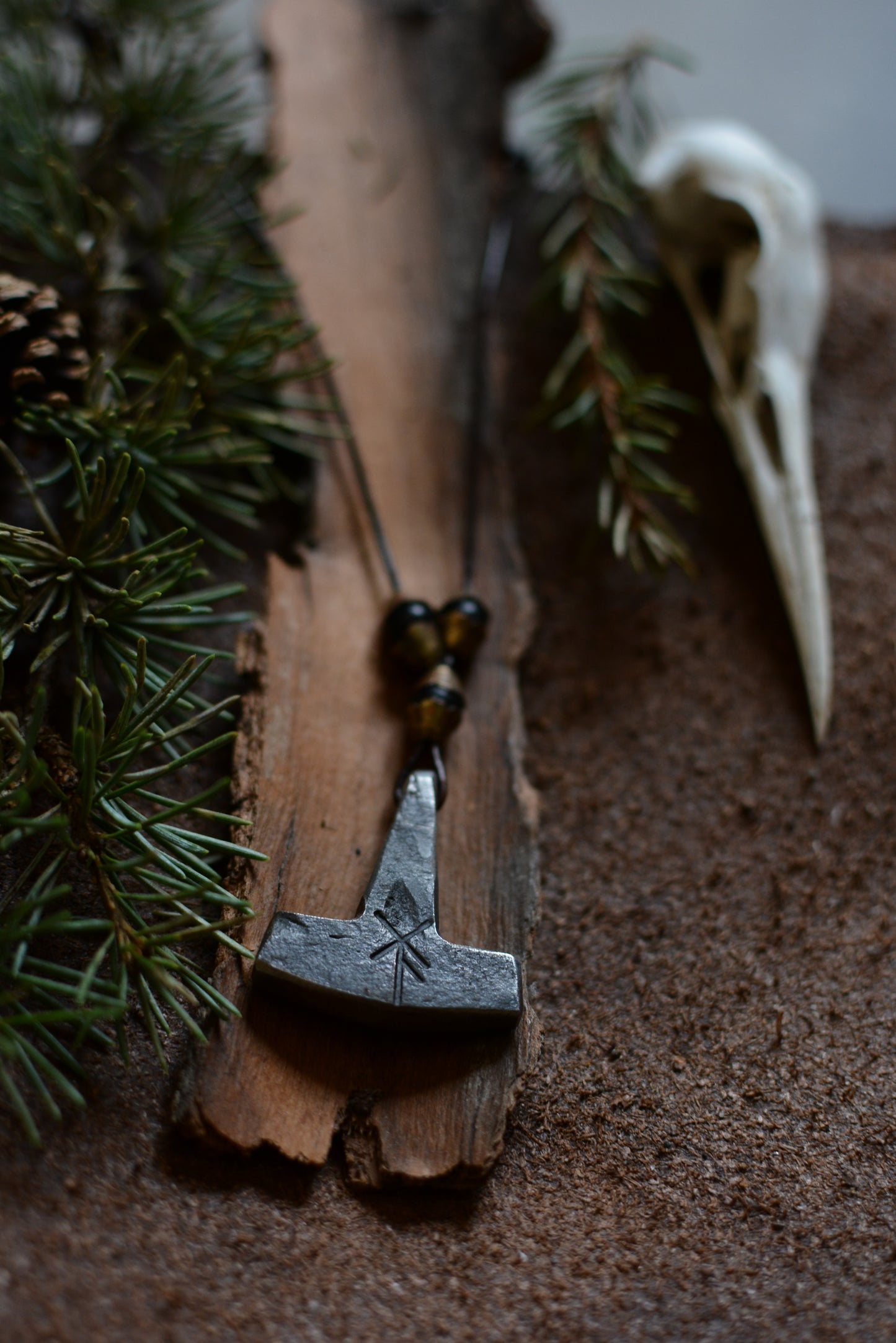 Collier Mjöllnir forgé – Perles en laiton n°2