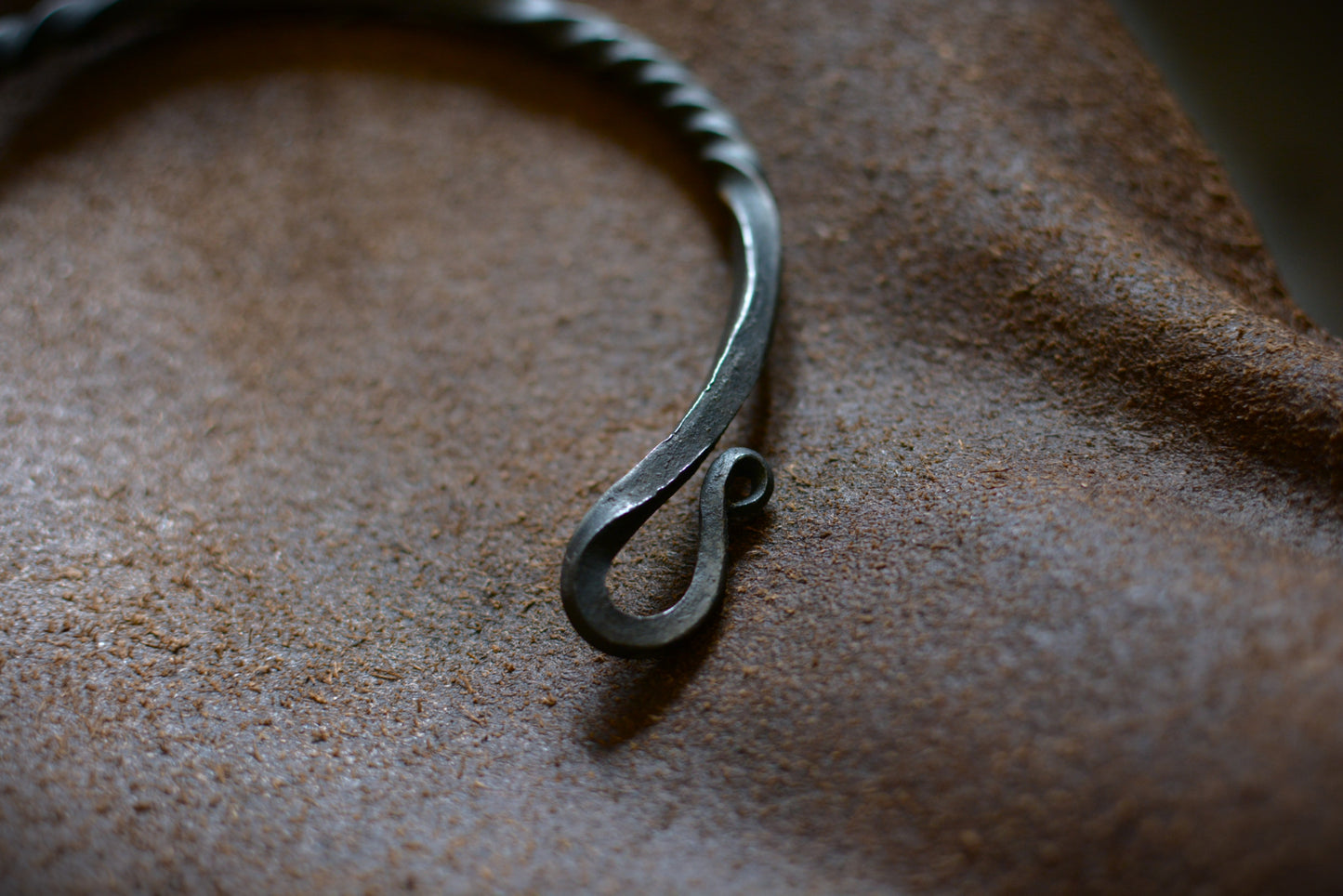 Collier torque en fer forgé