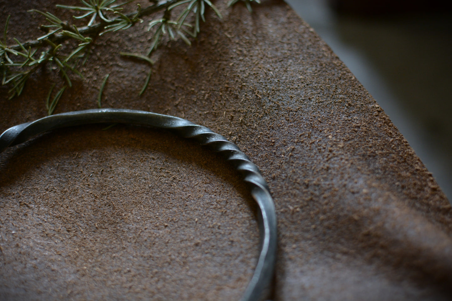 Collier torque en fer forgé