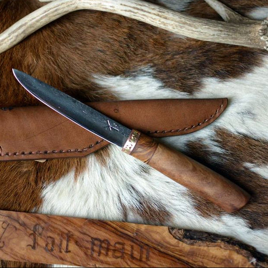 Couteau forgé en acier feuilleté, olivier et noyer