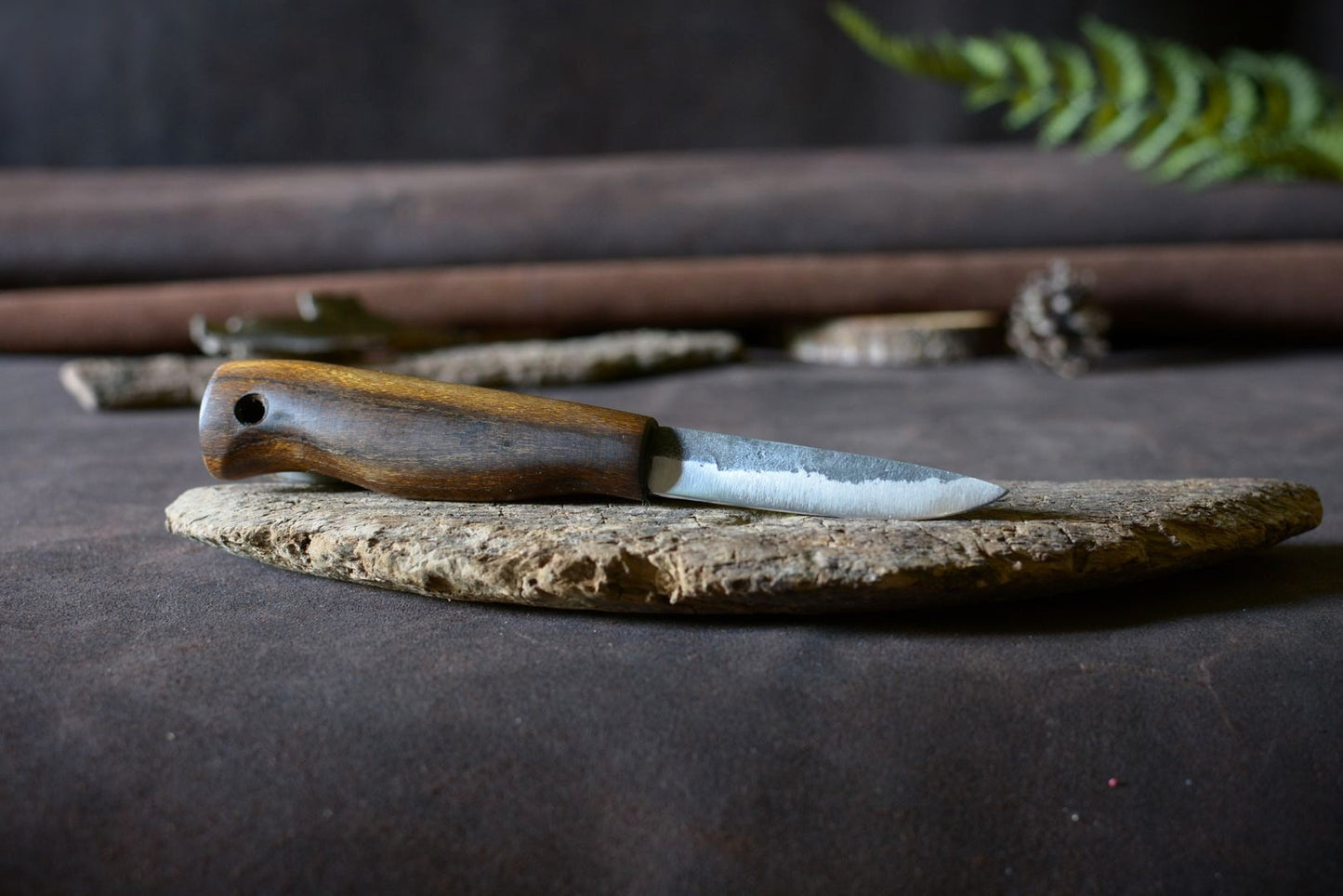 Couteau utilitaire artisanal Forge Gardarson – vue de face, pièce unique