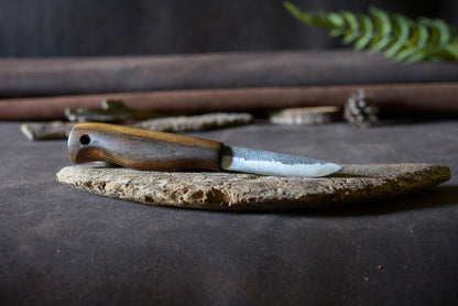 Couteau utilitaire artisanal Forge Gardarson – vue de face, pièce unique