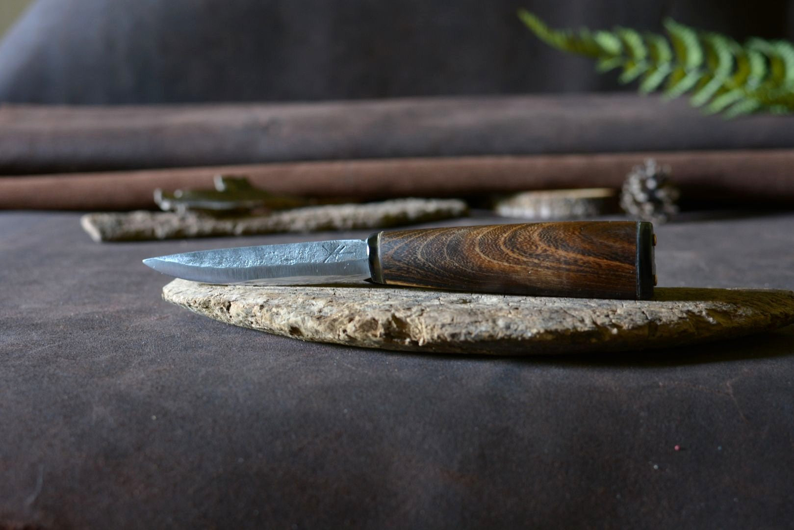 Couteau Yakut artisanal Forge Gardarson – vue de face, pièce unique