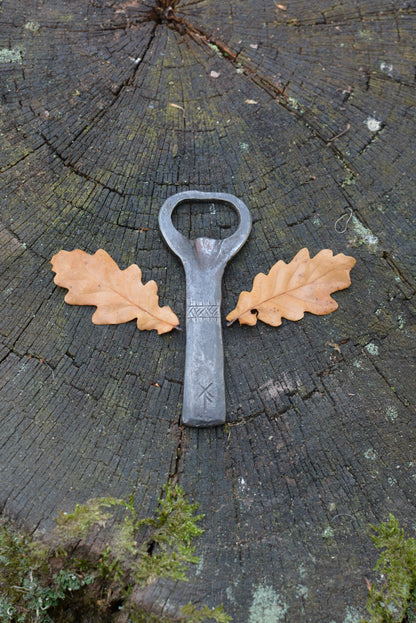 Décapsuleur forgé gravé n°1