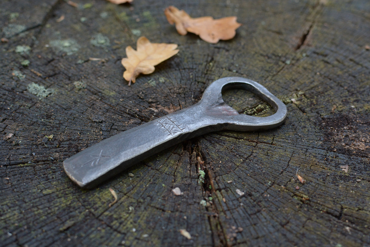 Décapsuleur forgé gravé n°1