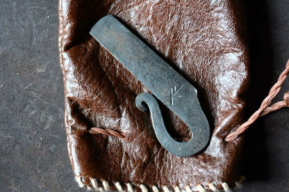 Détail du briquet forgé en acier haut carbone – kit n°4 Forge Gardarson
