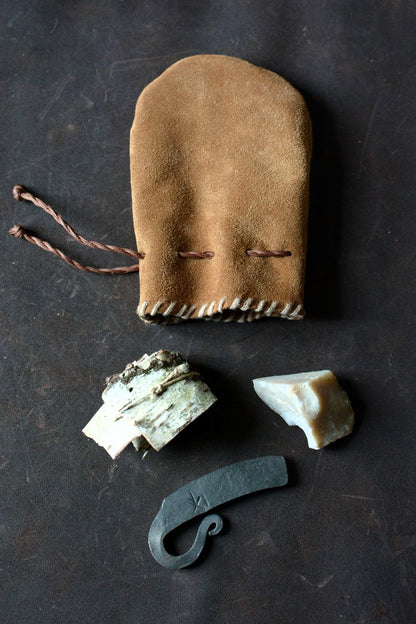 Détail du briquet forgé en acier haut carbone – kit n°5 Forge Gardarson
