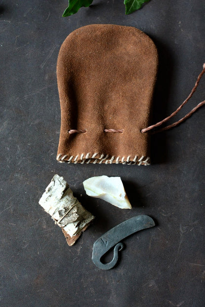 Bourse en cuir artisanale 14 x 9,5 cm – rangement kit briquet à percussion n°6