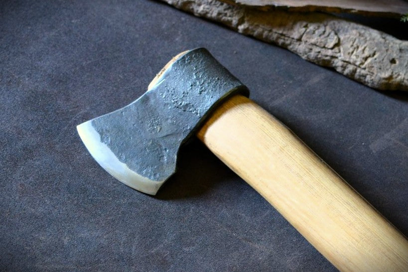 Fer de hache artisanale forgée n°3 – Forge Gardarson
Hache artisanale forgée n°3