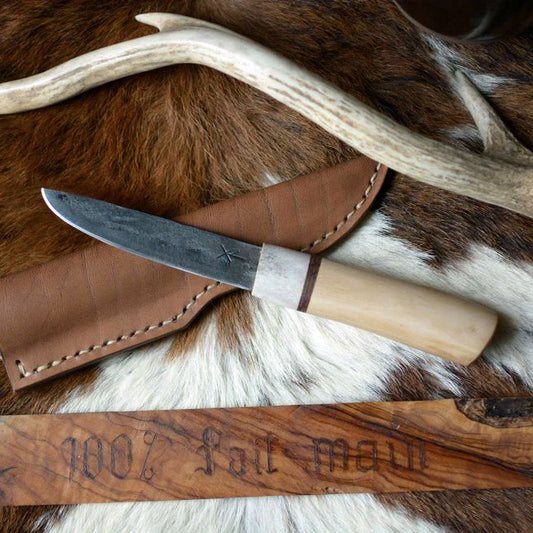 Couteau en olivier et bois de cerf