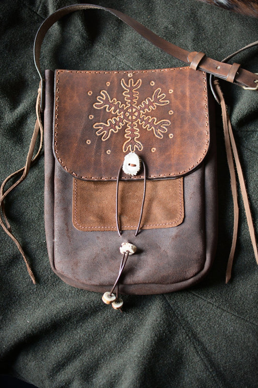 sac en cuir avec motif nordique viking