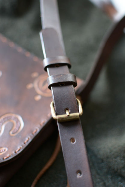 sangle modulable en cuir avec boucle en laiton