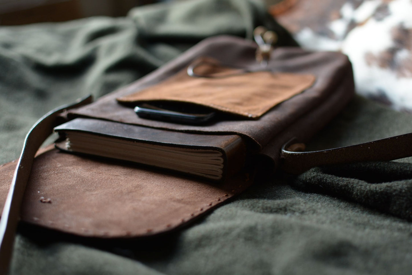 sac ouvert avec petite poche pour ranger le téléphone