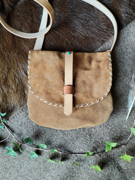 petit sac en suédine esprit "amérindien" pour vos escapades en nature