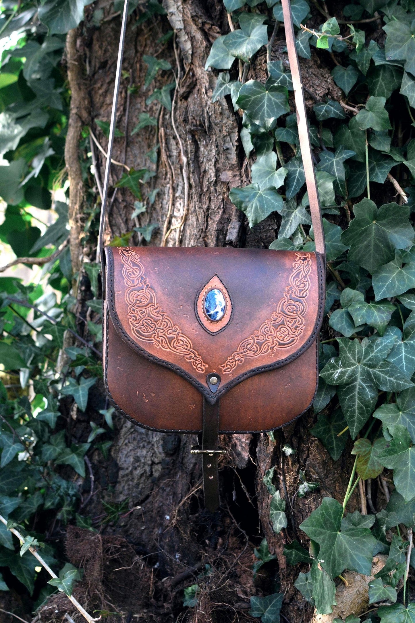 Sac en cuir repoussé "Oseberg" avec dragons vikings