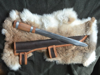 couteau blunté pour combat médiéval avec étui en cuir