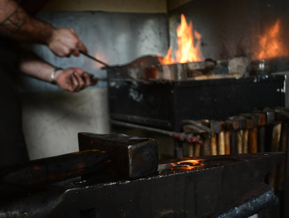 Collier Mjöllnir en fer forgé avec perles en os