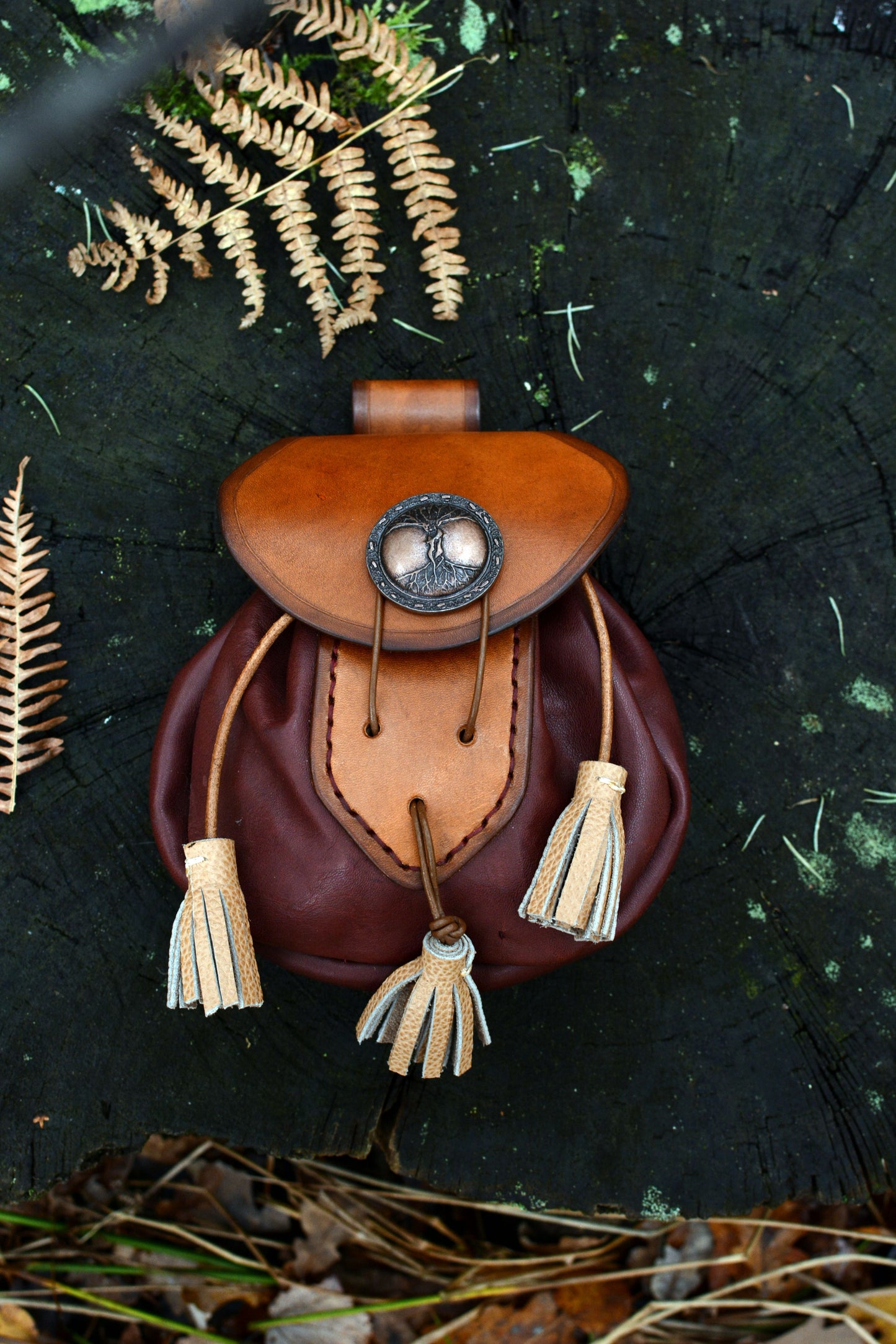 Sporran traditionnel écossais pourpre