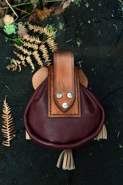 Sporran traditionnel écossais pourpre